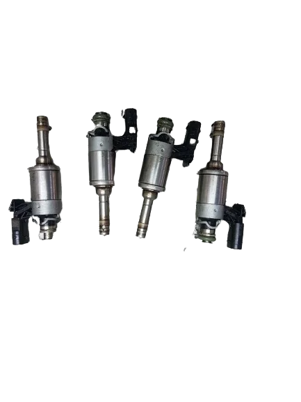 Popularny VW GOLF LEON II 2.0 TFSI WTRYSK WTRYSKI 04E133036A